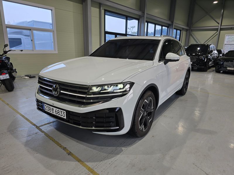 2024 Volkswagen Touareg 3.0 TDI Prestige photo 1
