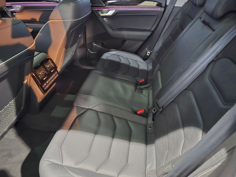 2024 Volkswagen Touareg 3.0 TDI Prestige photo 13