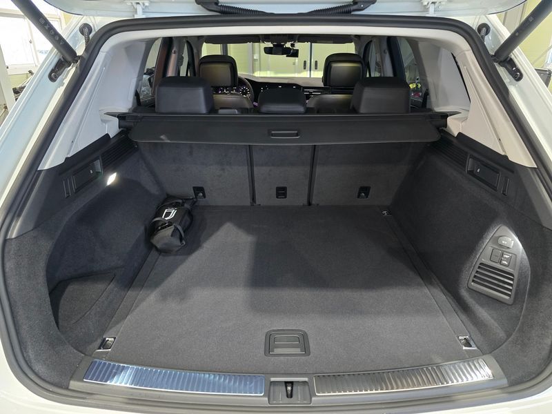 2024 Volkswagen Touareg 3.0 TDI Prestige photo 15