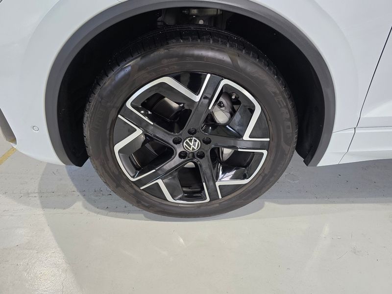 2024 Volkswagen Touareg 3.0 TDI Prestige photo 17