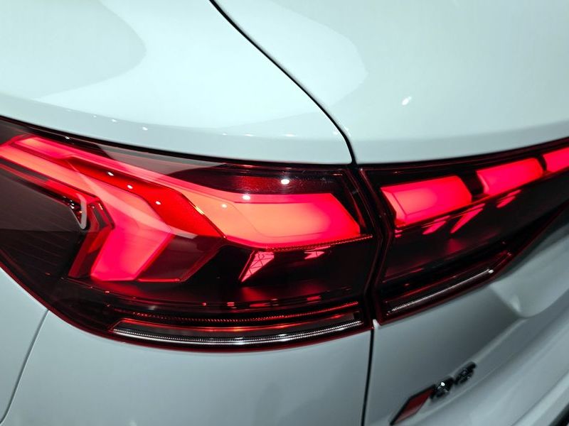 2025 Audi Q6 e-tron Performance Premium photo 23