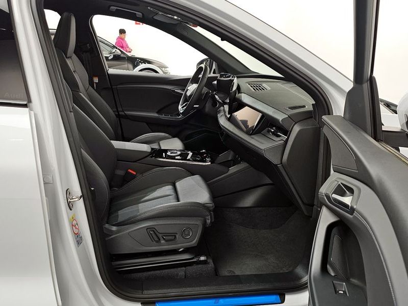 2025 Audi Q6 e-tron Performance Premium photo 26