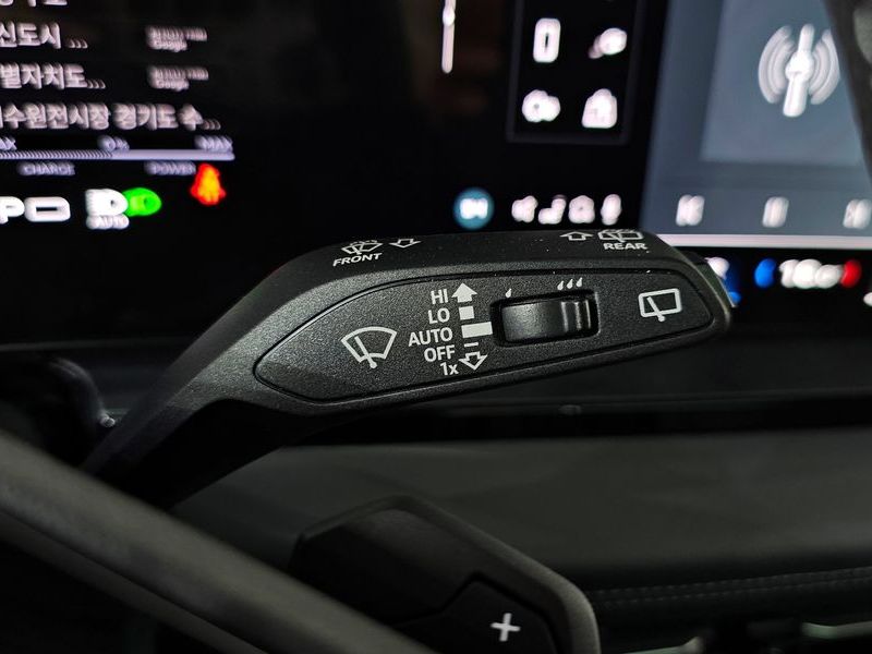 2025 Audi Q6 e-tron Performance Premium photo 30