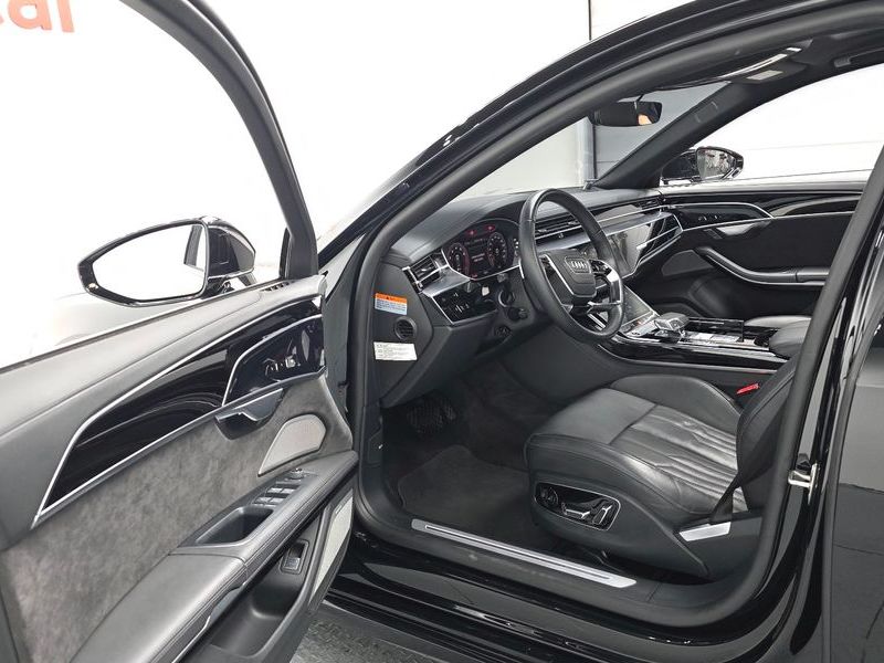 2021 Audi A8 55 TFSI Quattro LWB photo 10
