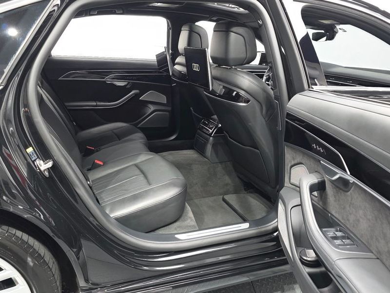 2021 Audi A8 55 TFSI Quattro LWB photo 12