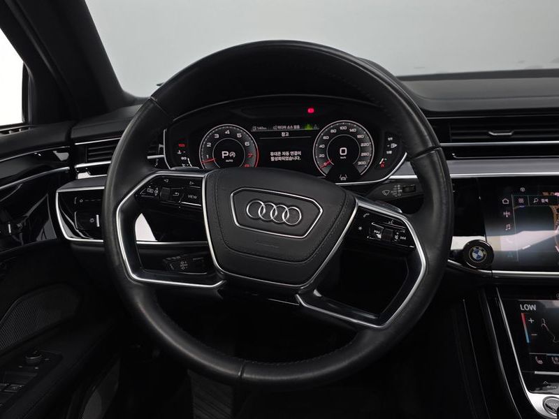 2021 Audi A8 55 TFSI Quattro LWB photo 13