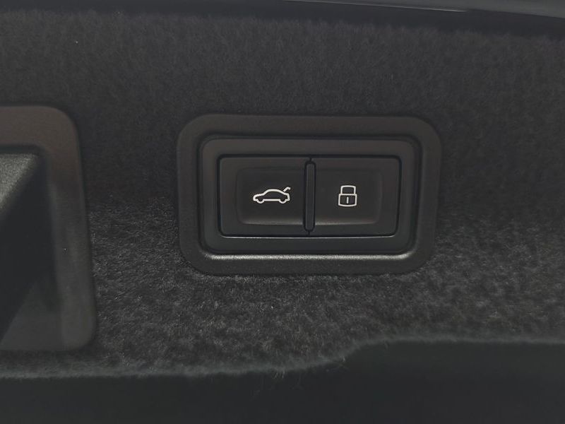 2021 Audi A8 55 TFSI Quattro LWB photo 27
