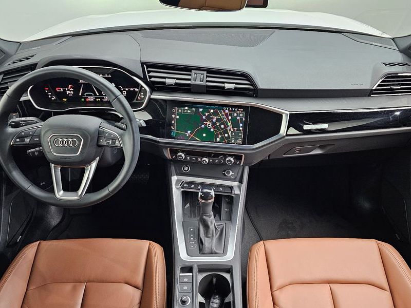 2025 Audi Q3 35 TDI Premium photo 7