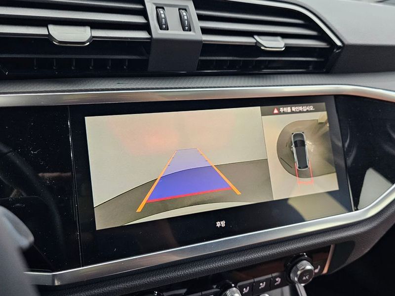 2025 Audi Q3 35 TDI Premium photo 15