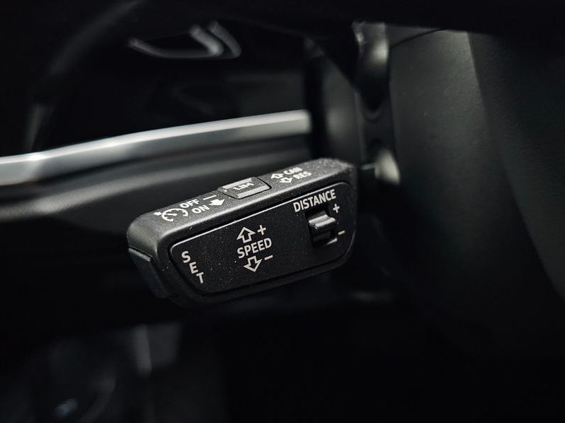 2025 Audi Q3 35 TDI Premium photo 19