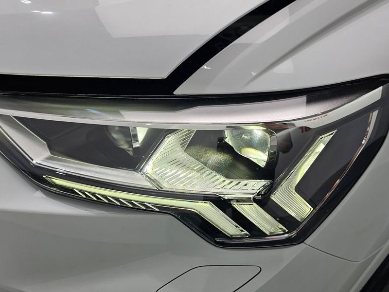 2025 Audi Q3 35 TDI Premium photo 22