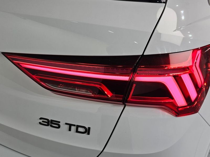 2025 Audi Q3 35 TDI Premium photo 23