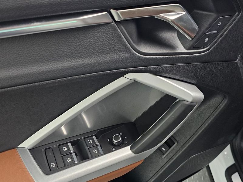 2025 Audi Q3 35 TDI Premium photo 29