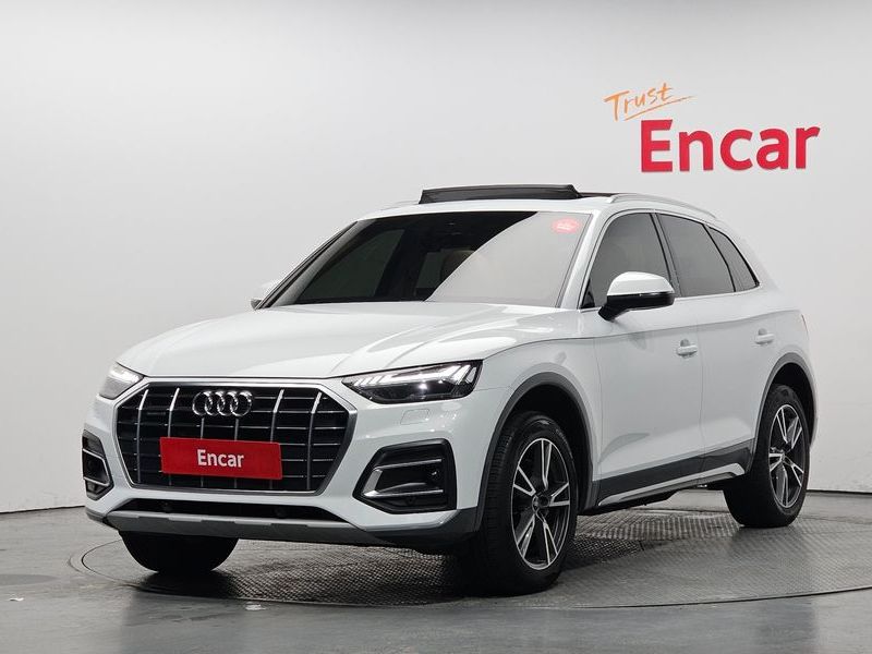 2021 Audi Q5 45 TFSI Quattro photo 1