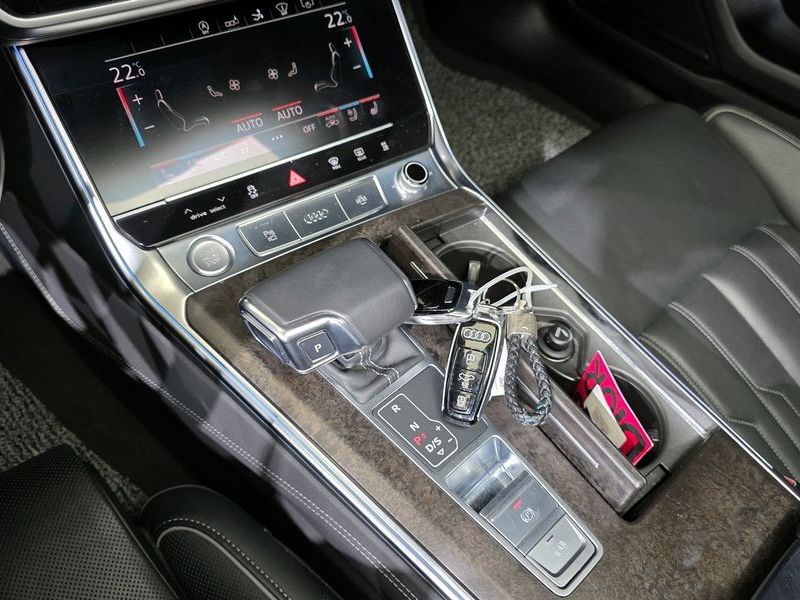 2020 Audi A7 50 TDI Quattrp Premium photo 9