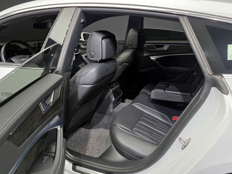 2020 Audi A7 50 TDI Quattrp Premium photo 11