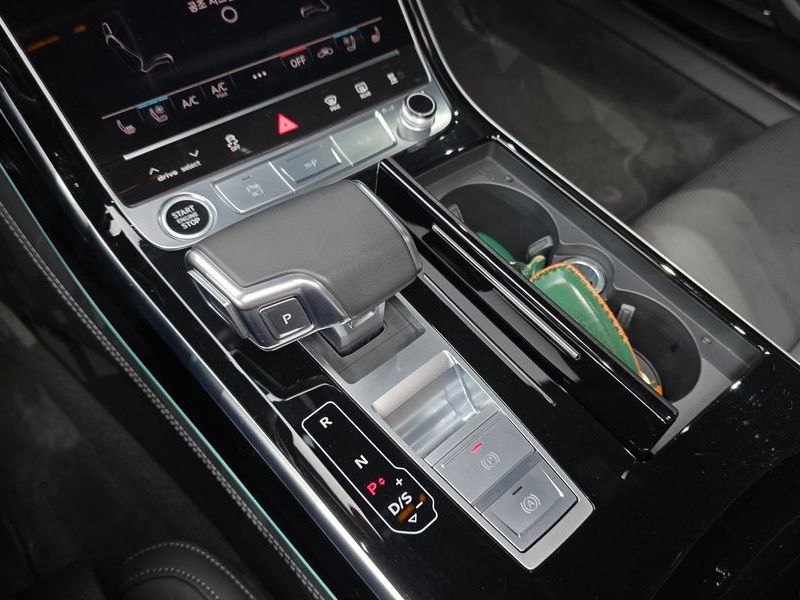 2023 Audi A8 50 TDI Quatrro Black Edition photo 9