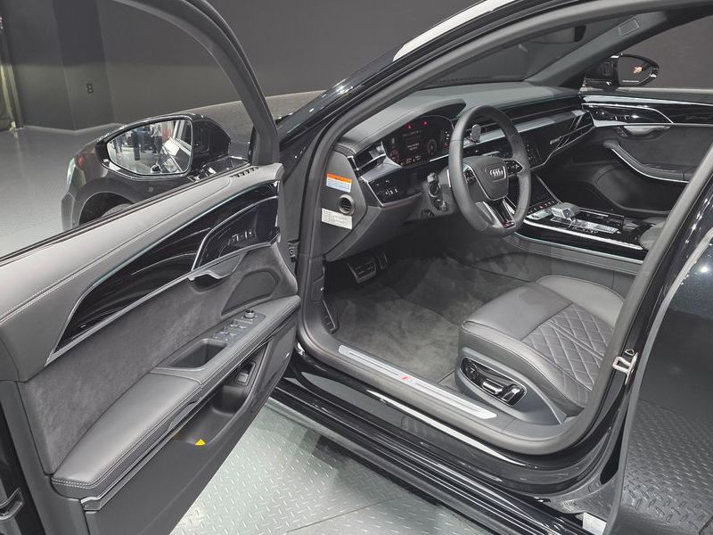 2023 Audi A8 50 TDI Quatrro Black Edition photo 10