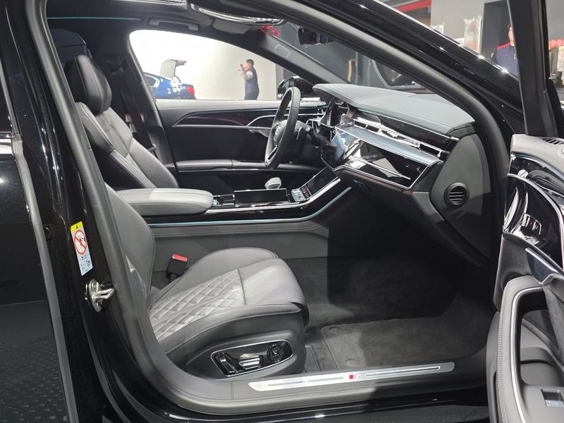 2023 Audi A8 50 TDI Quatrro Black Edition photo 26