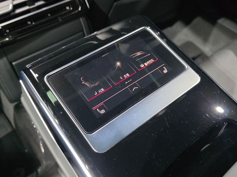 2023 Audi A8 50 TDI Quatrro Black Edition photo 27