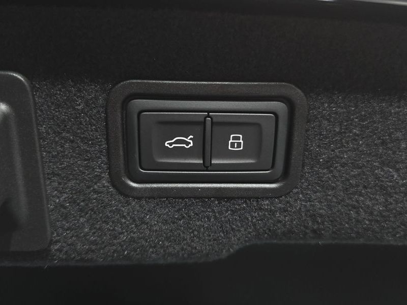 2023 Audi A8 50 TDI Quatrro Black Edition photo 30