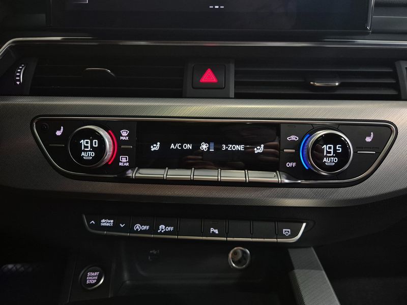 2023 Audi A4 40 TFSI photo 12