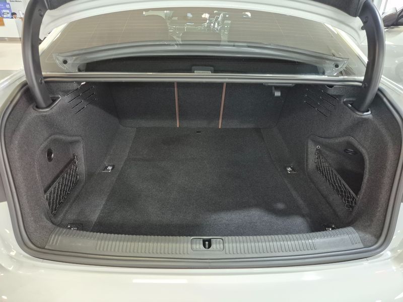 2023 Audi A4 40 TFSI photo 13