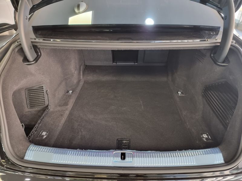 2023 Audi A8 55 TFSI Quattro Premium LWB photo 12