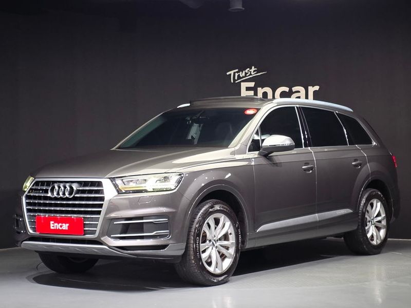 2019 Audi Q7 45 TFSI Quattro photo 1