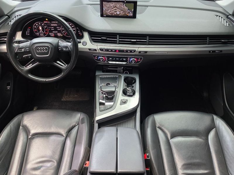 2019 Audi Q7 45 TFSI Quattro photo 7