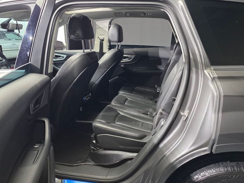 2019 Audi Q7 45 TFSI Quattro photo 11