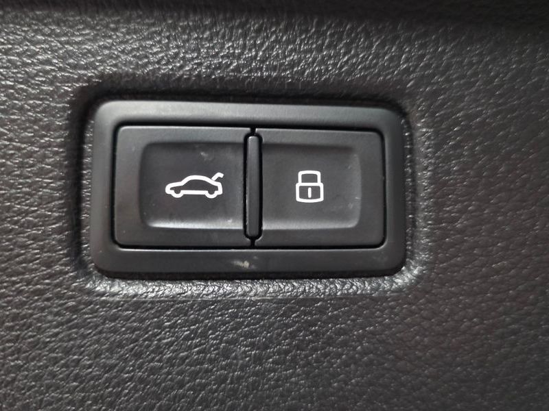 2019 Audi Q7 45 TFSI Quattro photo 17