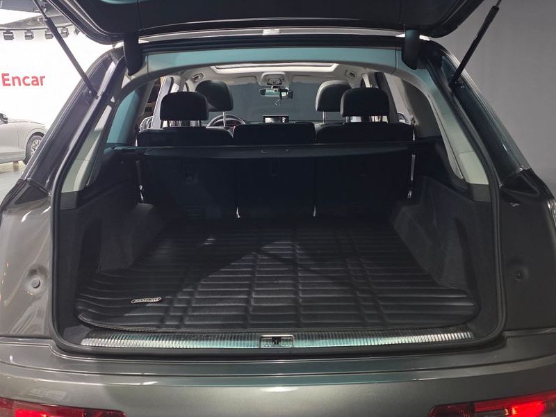 2019 Audi Q7 45 TFSI Quattro photo 18