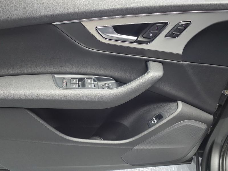 2019 Audi Q7 45 TFSI Quattro photo 24