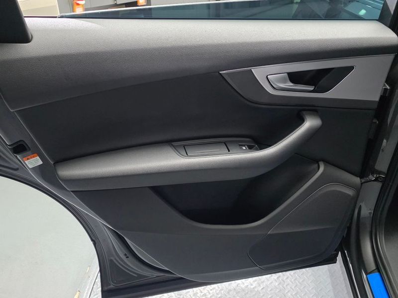 2019 Audi Q7 45 TFSI Quattro photo 25