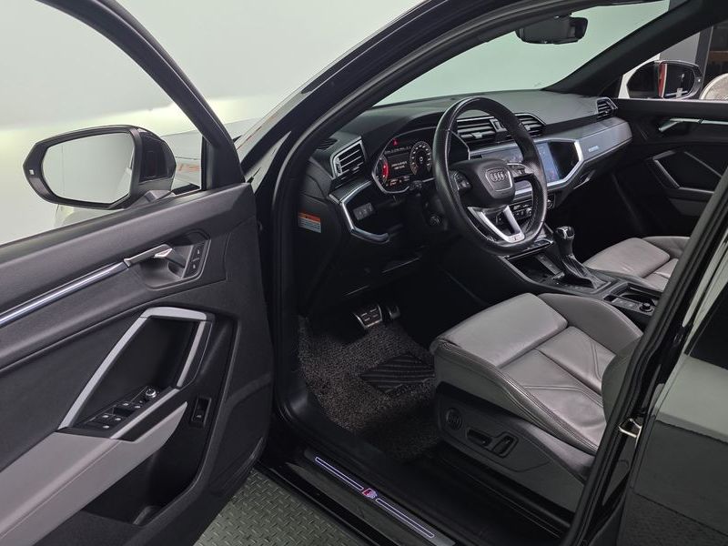 2023 Audi Q3 35 TDI Premium Sportback photo 10