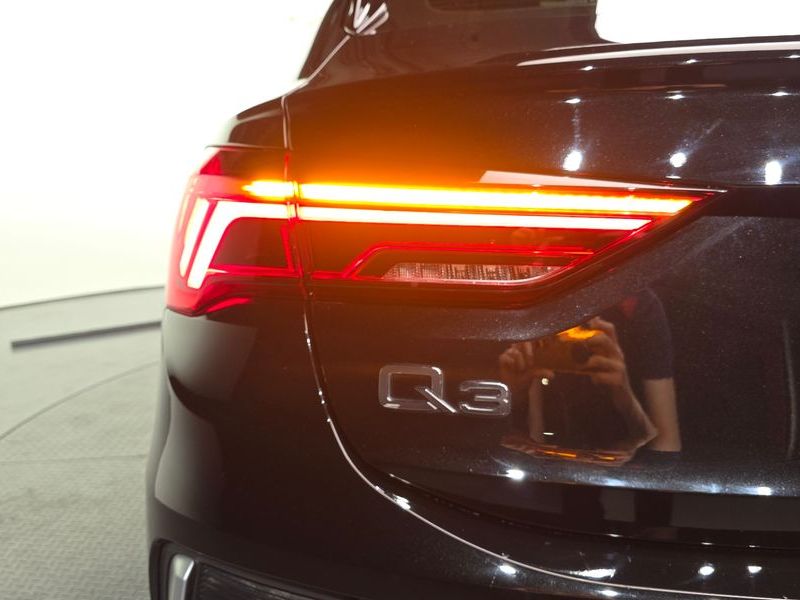 2023 Audi Q3 35 TDI Premium Sportback photo 23