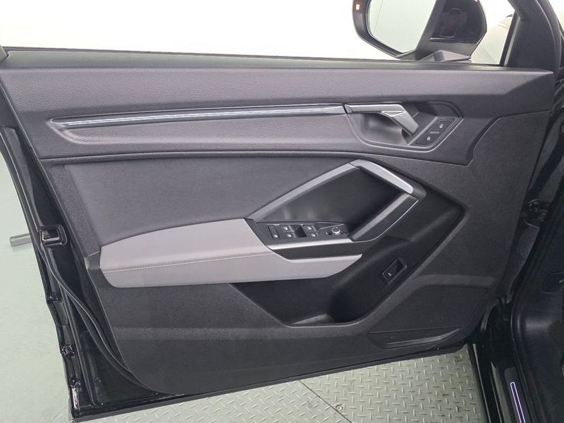2023 Audi Q3 35 TDI Premium Sportback photo 24