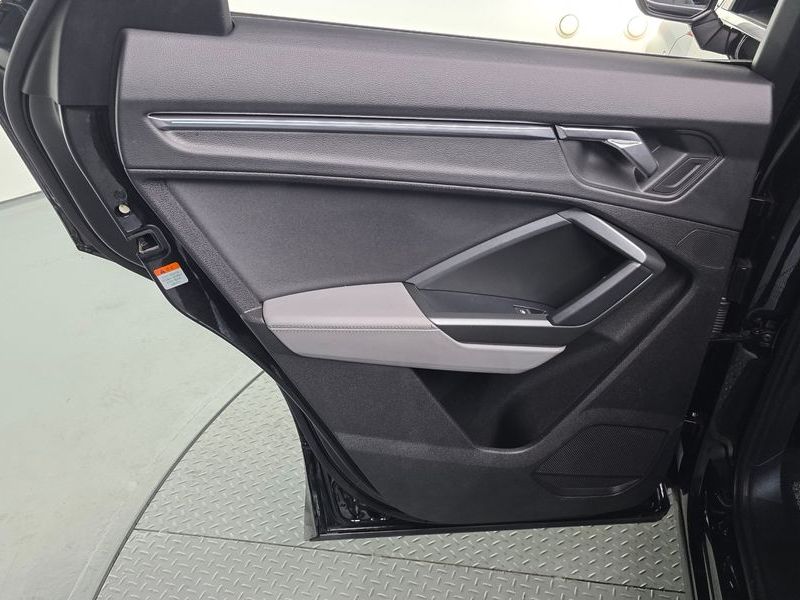 2023 Audi Q3 35 TDI Premium Sportback photo 25