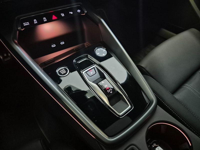 2025 Audi A3 40 TFSI Premium photo 10