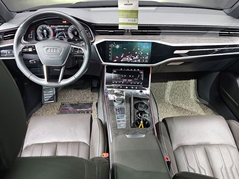 2021 Audi A7 55 TFSI Quattro Premium photo 7