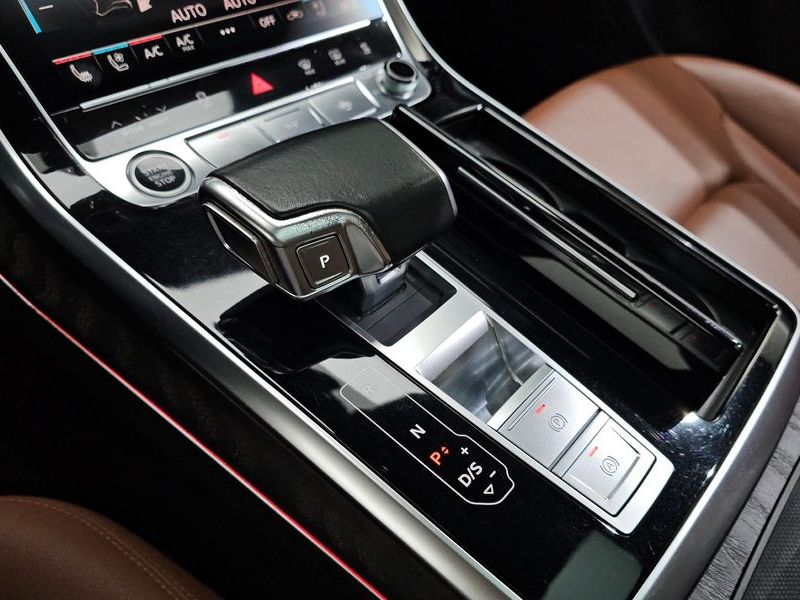 2021 Audi Q7 45 TDI Quattro Premium photo 9