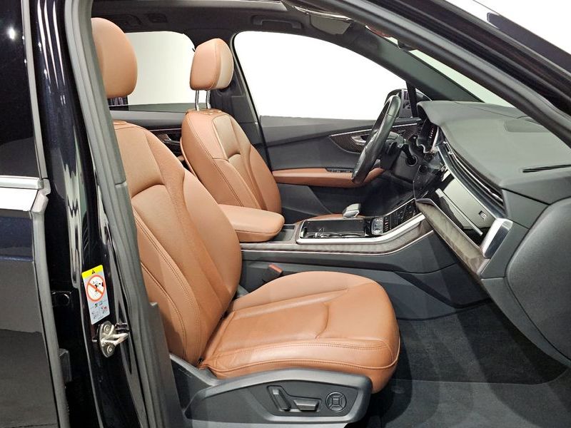 2021 Audi Q7 45 TDI Quattro Premium photo 11
