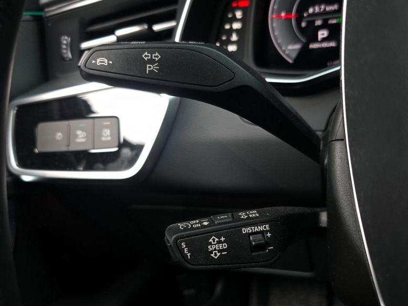 2023 Audi A6 40 TDI photo 18