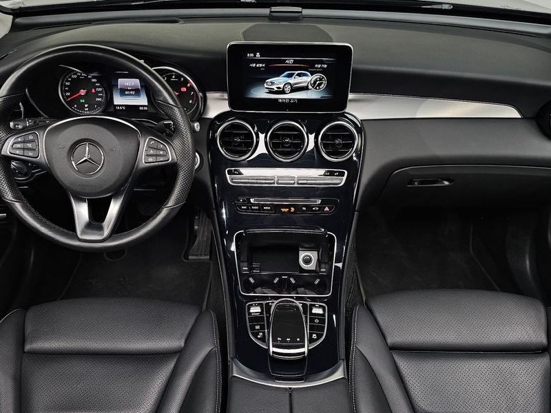 2019 Mercedes-Benz C-Class GLC350e 4MATIC Premium photo 7