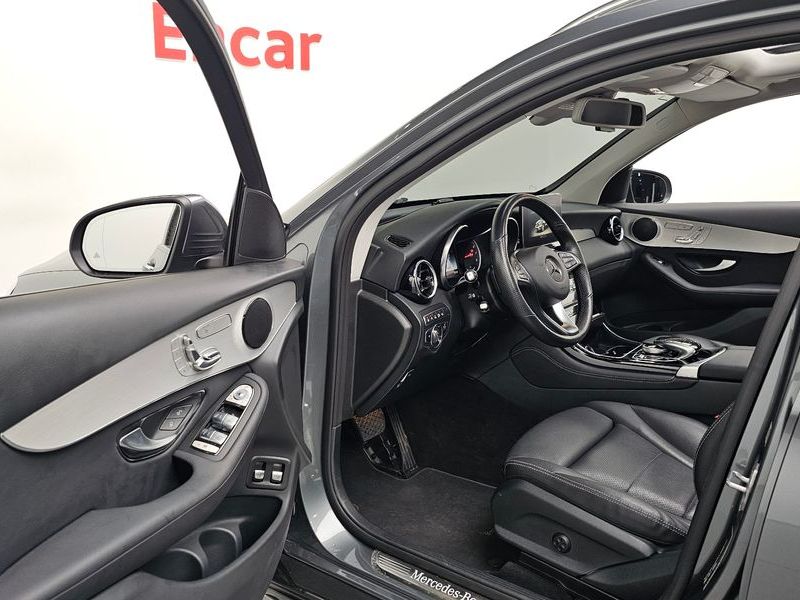 2019 Mercedes-Benz C-Class GLC350e 4MATIC Premium photo 10