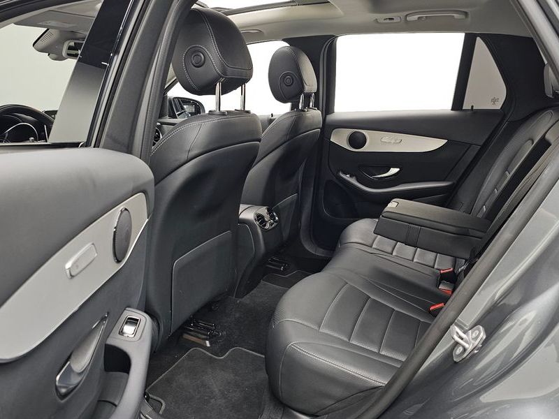 2019 Mercedes-Benz C-Class GLC350e 4MATIC Premium photo 12