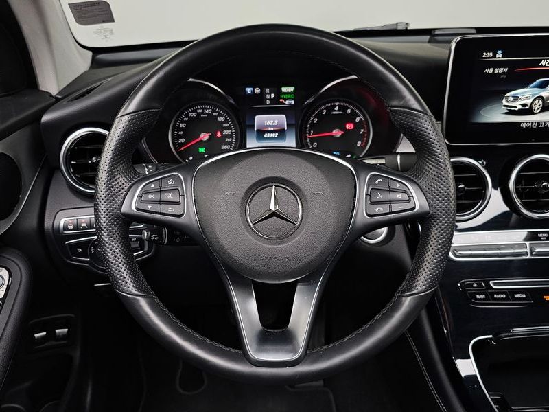 2019 Mercedes-Benz C-Class GLC350e 4MATIC Premium photo 13