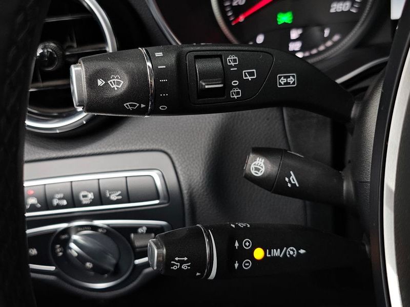 2019 Mercedes-Benz C-Class GLC350e 4MATIC Premium photo 19