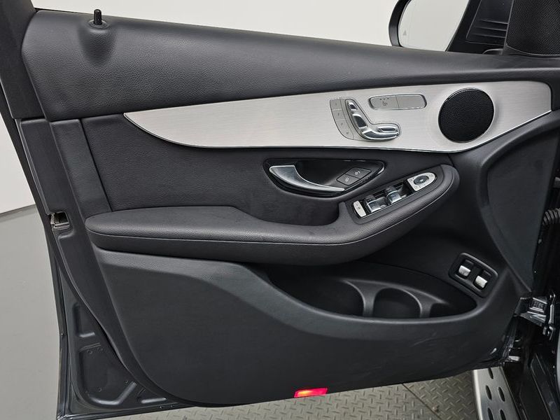 2019 Mercedes-Benz C-Class GLC350e 4MATIC Premium photo 24